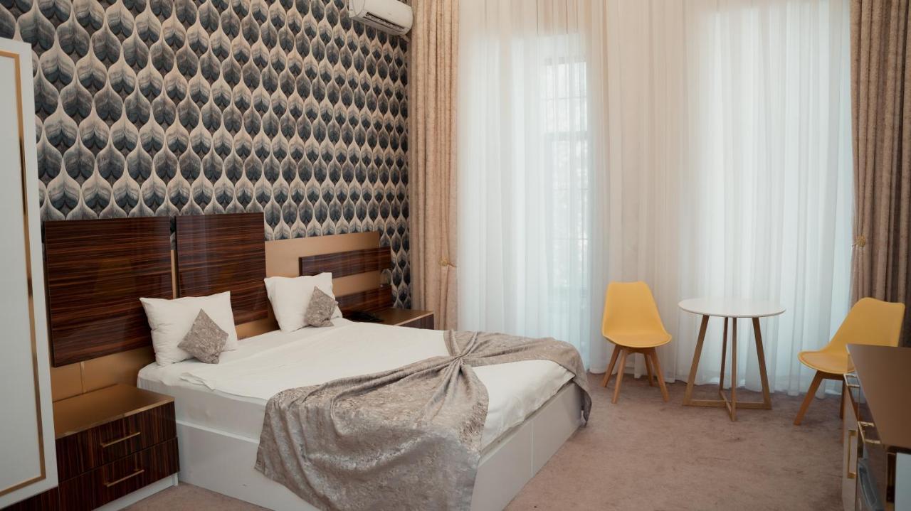 Dionis Hotel Bakoe Buitenkant foto