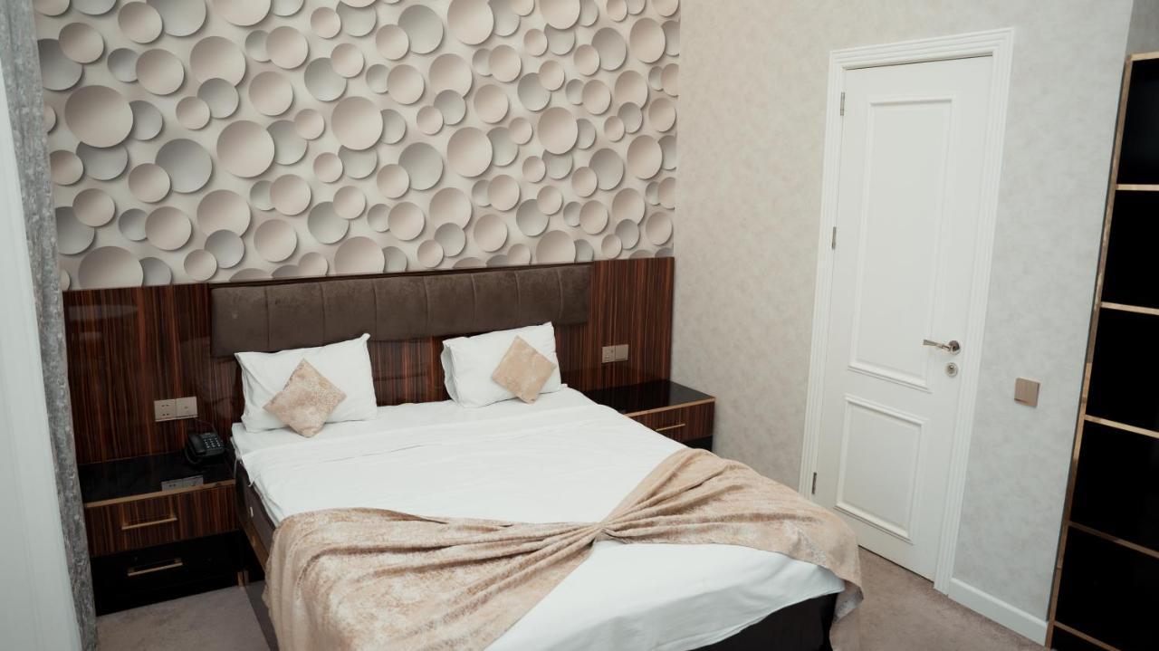 Dionis Hotel Bakoe Buitenkant foto